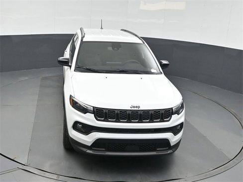 New 2026 Jeep Compass Latitude image 36