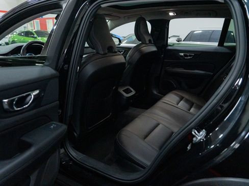 Used 2020 Volvo V60 T5 Cross Country AWD/4WD image 18