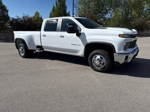 Used 2026 Chevrolet Silverado 3500 LT w/ All Star Edition AWD/4WD image 13