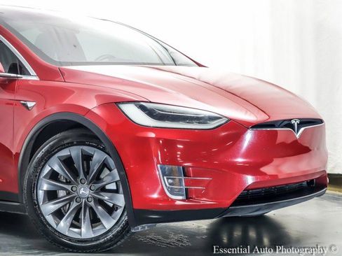 Used 2018 Tesla Model X 75D image 3