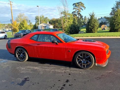 Used 2016 Dodge Challenger R/T Scat Pack RWD image 6