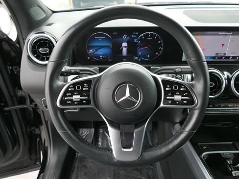 Used 2023 Mercedes-Benz GLB 250 4MATIC image 16