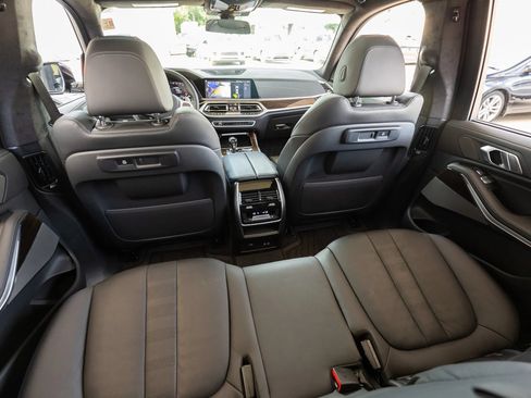 Used 2021 BMW X7 xDrive40i w/ M Sport Package AWD/4WD image 36