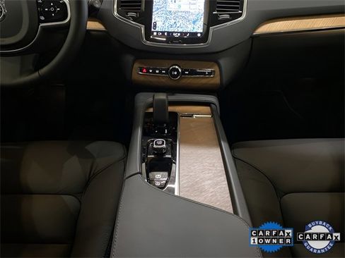 Used 2025 Volvo XC90 B6 Plus image 13