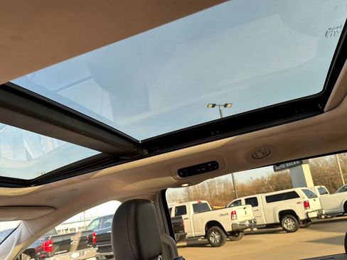 Used 2022 Chrysler Pacifica Limited image 46