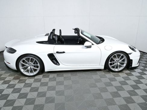 Used 2021 Porsche 718 Boxster Spyder RWD image 2