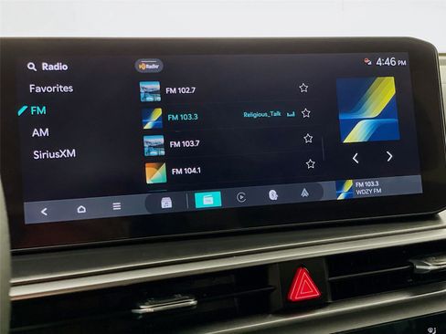 Certified 2025 Kia Sorento LX image 18