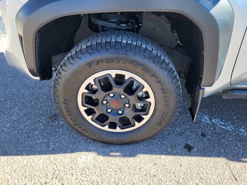 Certified 2024 Toyota Tacoma TRD Off-Road image 24