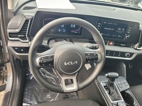 Used 2024 Kia Sportage LX image 30
