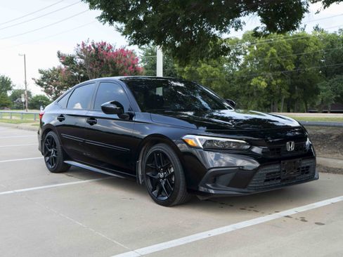 Used 2024 Honda Civic Sport image 2
