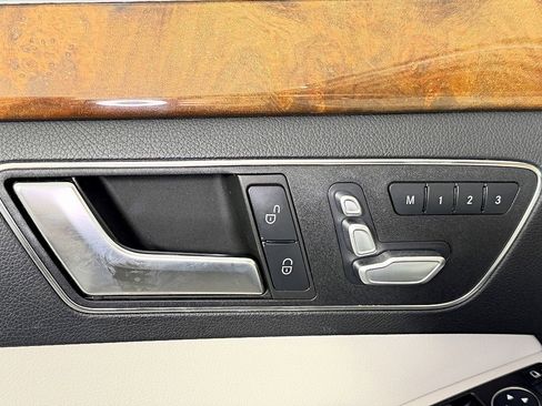 Used 2016 Mercedes-Benz E 350 4MATIC Luxury Wagon image 17