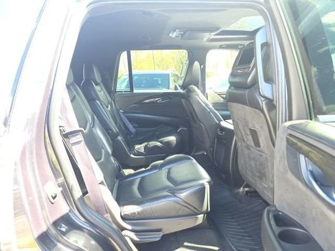 Used 2017 Cadillac Escalade Platinum AWD/4WD image 22