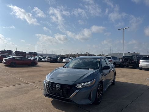 Certified 2025 Nissan Sentra SR image 7