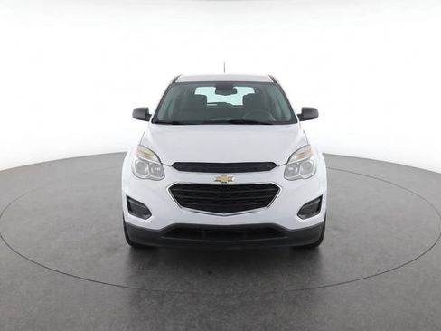 Used 2017 Chevrolet Equinox LS FWD image 2