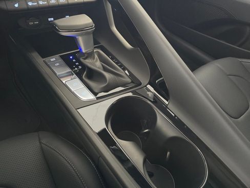 New 2026 Hyundai Elantra Limited FWD image 32