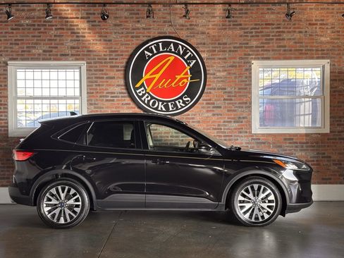 Used 2020 Ford Escape Titanium image 21