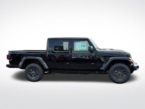 New 2025 Jeep Gladiator Sport image 10