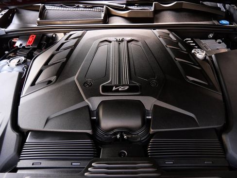 Used 2020 Bentley Bentayga image 26