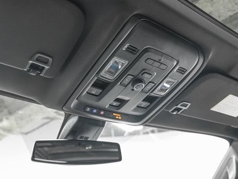 Used 2022 Chevrolet Tahoe RST w/ Luxury Package image 25