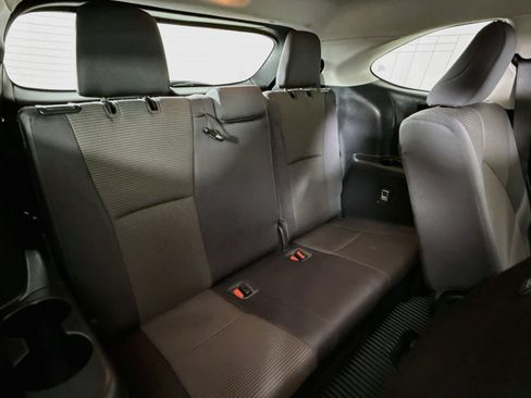 Used 2023 Toyota Highlander LE AWD/4WD image 27