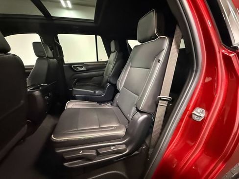 Used 2024 Chevrolet Tahoe Premier w/ Premium Package AWD/4WD image 8