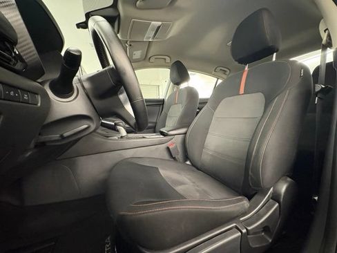 Used 2025 Nissan Sentra SR FWD image 15