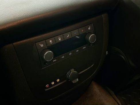 Used 2010 GMC Yukon XL Denali image 26