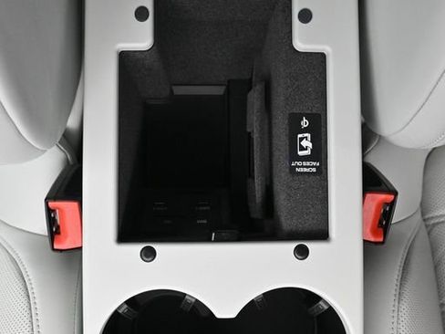 New 2026 Porsche Macan image 25