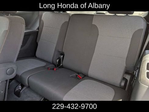 Used 2021 Chevrolet Traverse LT FWD image 19
