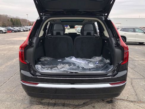 New 2026 Volvo XC90 B6 Plus w/ Protection Package Premier image 38