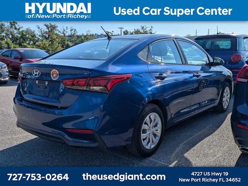 Used 2020 Hyundai Accent SE FWD image 2