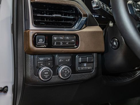 Used 2026 GMC Yukon Denali Ultimate AWD/4WD image 17