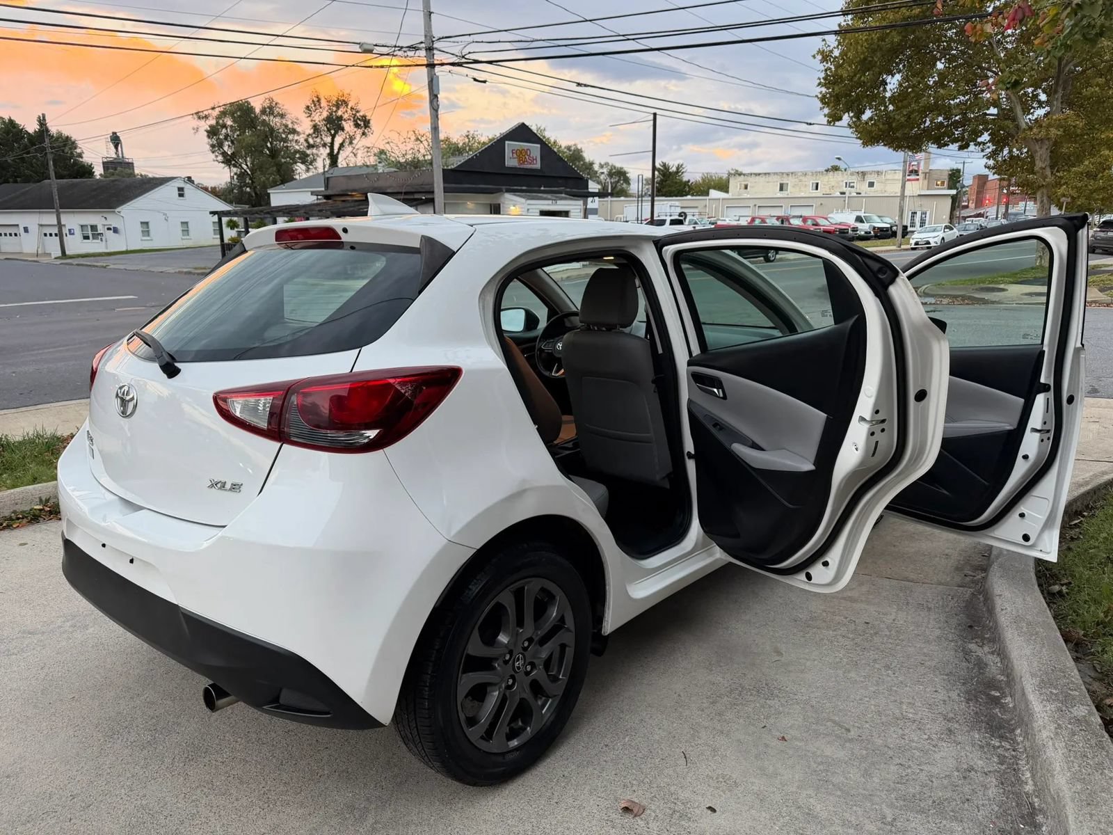 Used 2020 Toyota Yaris XLE FWD image 23