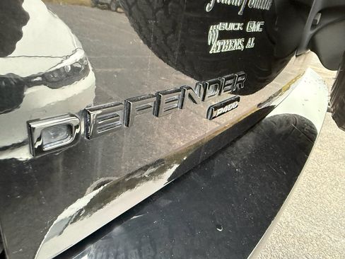 Used 2022 Land Rover Defender 90 X-Dynamic SE image 23