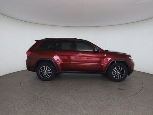 Used 2017 Jeep Grand Cherokee Trailhawk w/ Trailhawk Luxury Group AWD/4WD image 23