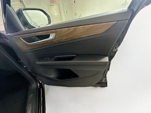 Used 2025 Volkswagen Atlas SE image 34