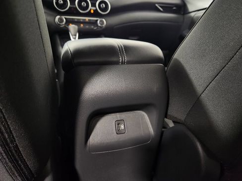 Certified 2025 Nissan Sentra SV w/ Trunk Package FWD image 19