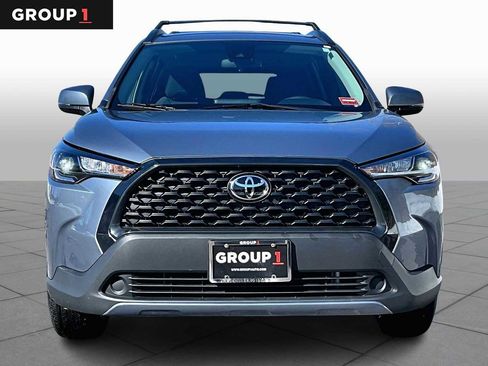 Certified 2022 Toyota Corolla Cross LE image 4