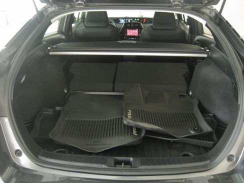 Used 2021 Toyota Prius LE image 19