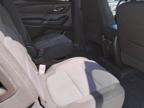 Used 2023 Chevrolet Traverse LT FWD image 27