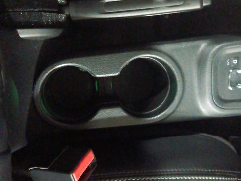 Used 2017 Jeep Wrangler Sahara AWD/4WD image 20