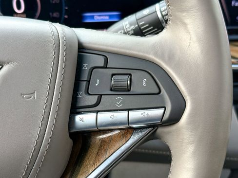 Used 2021 Cadillac Escalade Premium Luxury Platinum image 31