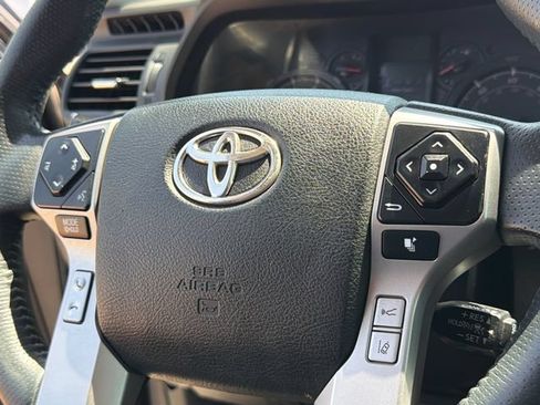 Used 2020 Toyota 4Runner SR5 Premium w/ Moonroof Package AWD/4WD image 31