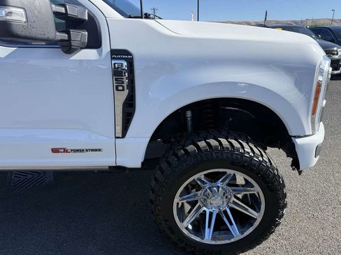 Used 2023 Ford F350 Platinum AWD/4WD image 7