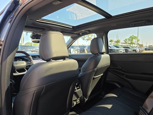 New 2026 Jeep Cherokee Overland image 9