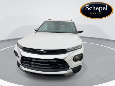 Certified 2021 Chevrolet TrailBlazer LT w/ Convenience Package FWD image 3