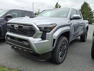 New 2025 Toyota Tacoma TRD Sport video 3