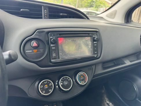 Used 2015 Toyota Yaris SE FWD image 34