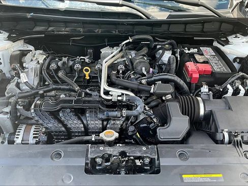 Used 2024 Nissan Altima 2.5 SV FWD image 29