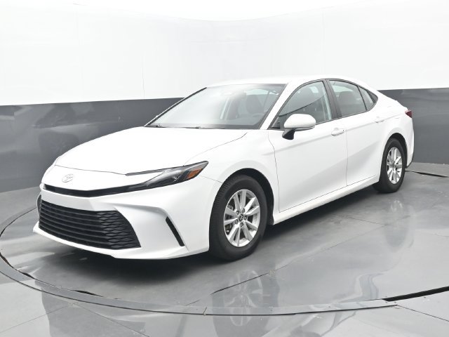 Used 2025 Toyota Camry LE w/ Convenience Package FWD image 8